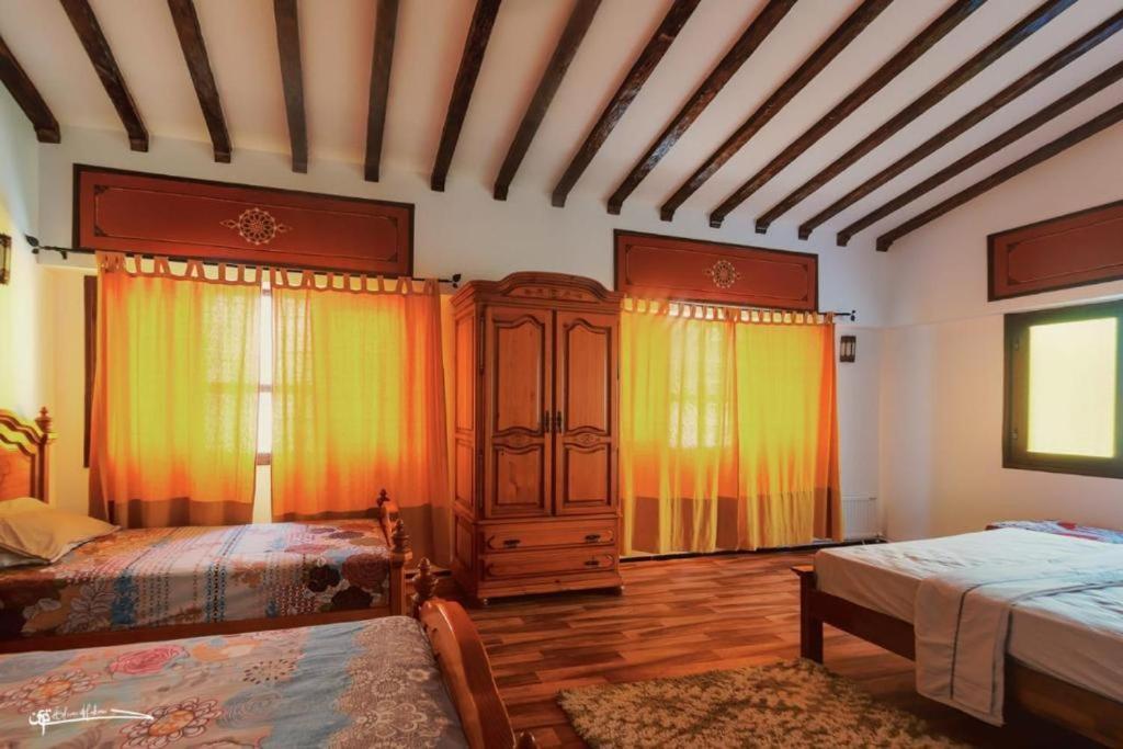 Casa Plasa Grande צ'פצ'אוונה מראה חיצוני תמונה